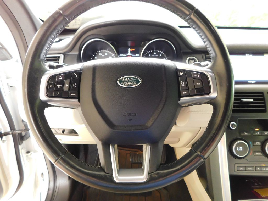 2017 Land Rover Discovery Sport Image 11