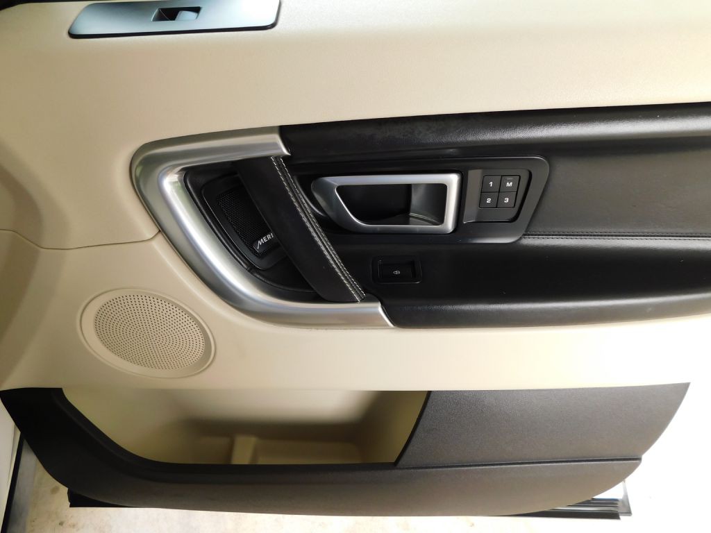 2017 Land Rover Discovery Sport Image 37