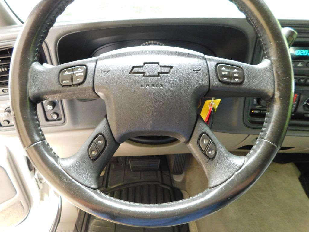 2005 Chevrolet Tahoe Image 11