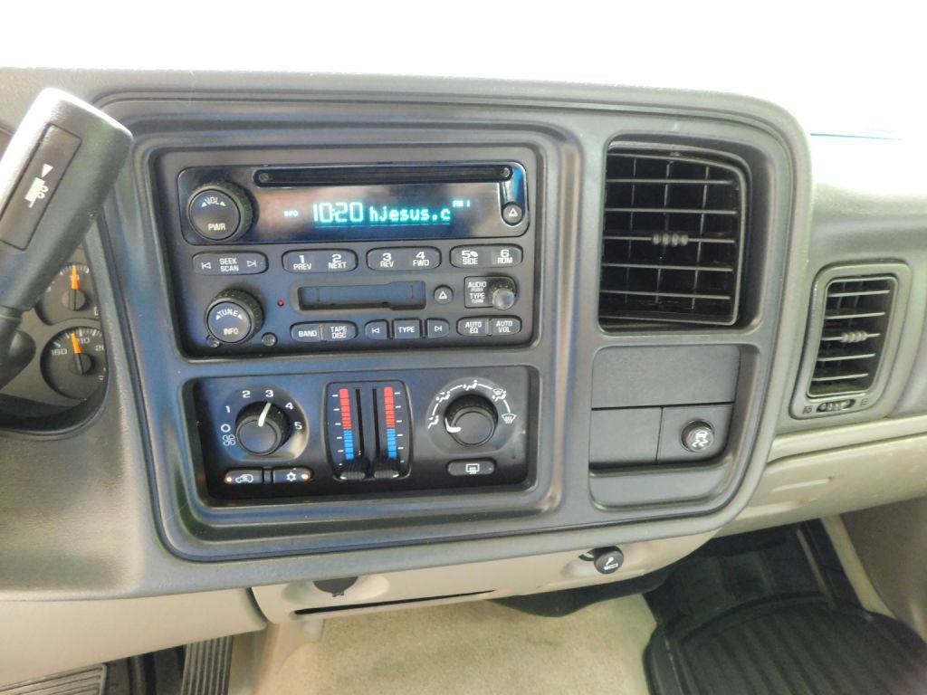 2005 Chevrolet Tahoe Image 13