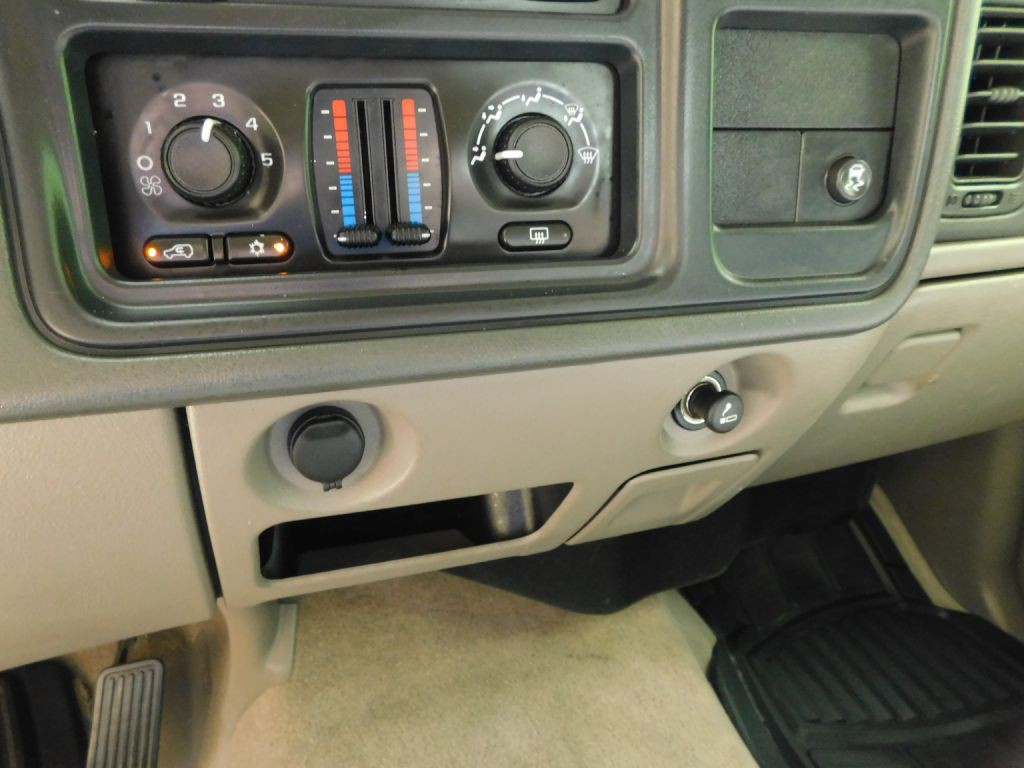 2005 Chevrolet Tahoe Image 14