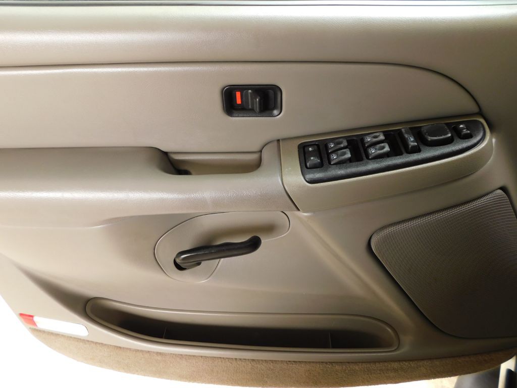 2005 Chevrolet Tahoe Image 19