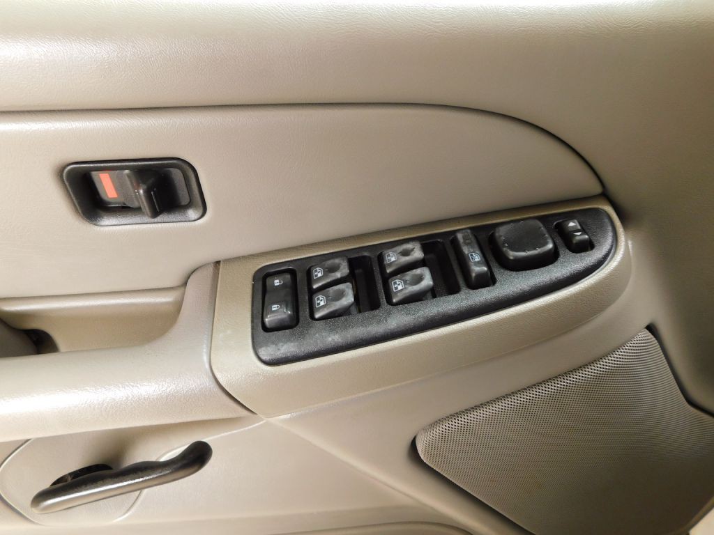 2005 Chevrolet Tahoe Image 20