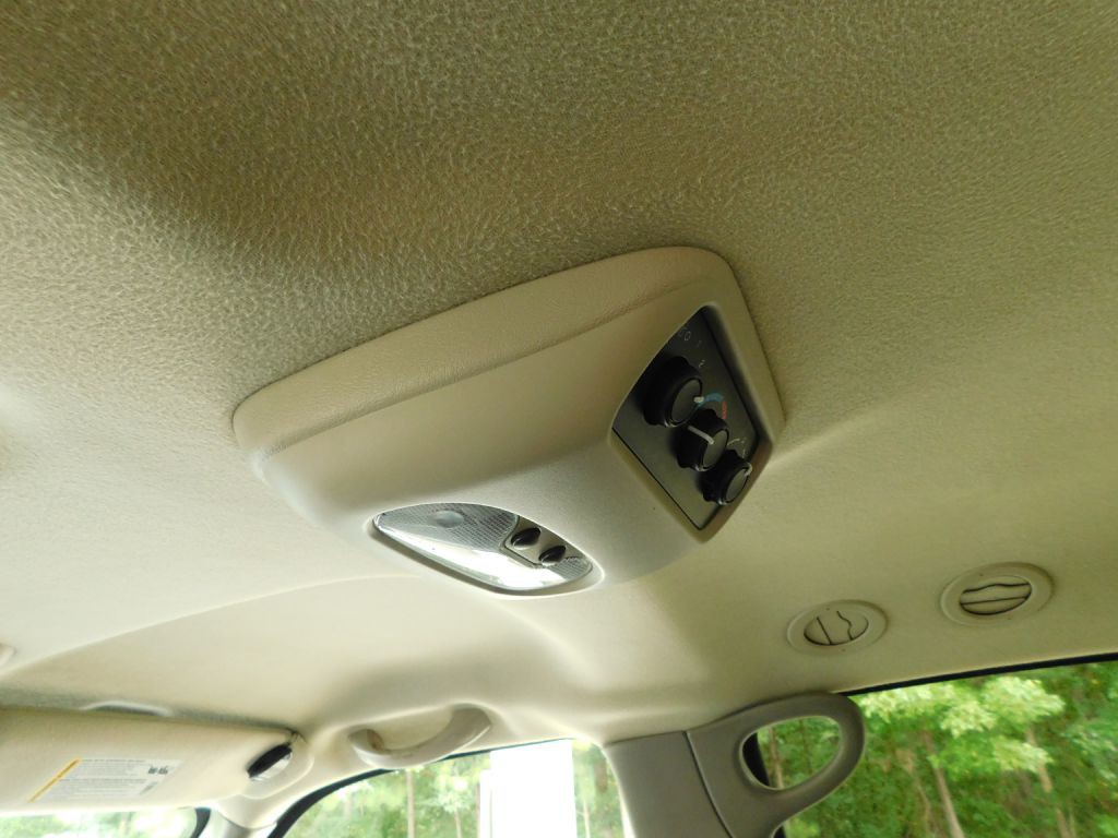 2005 Chevrolet Tahoe Image 23
