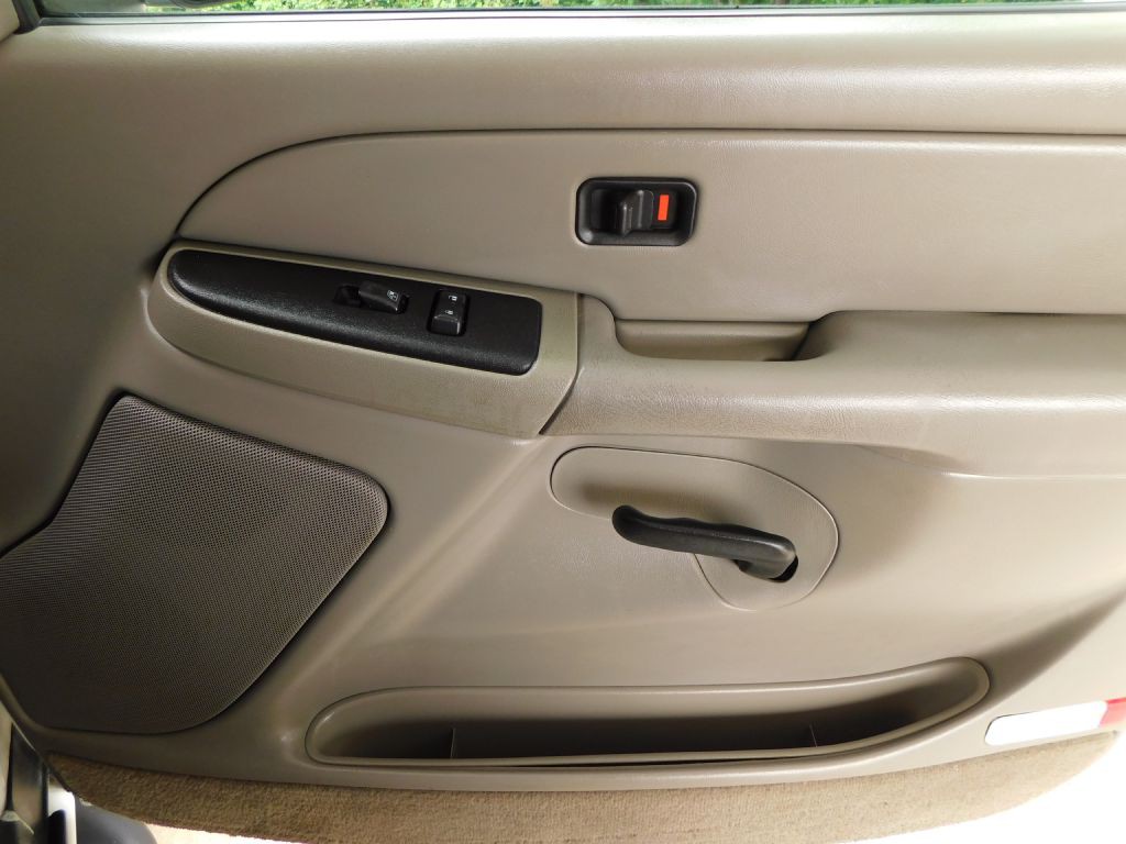 2005 Chevrolet Tahoe Image 27