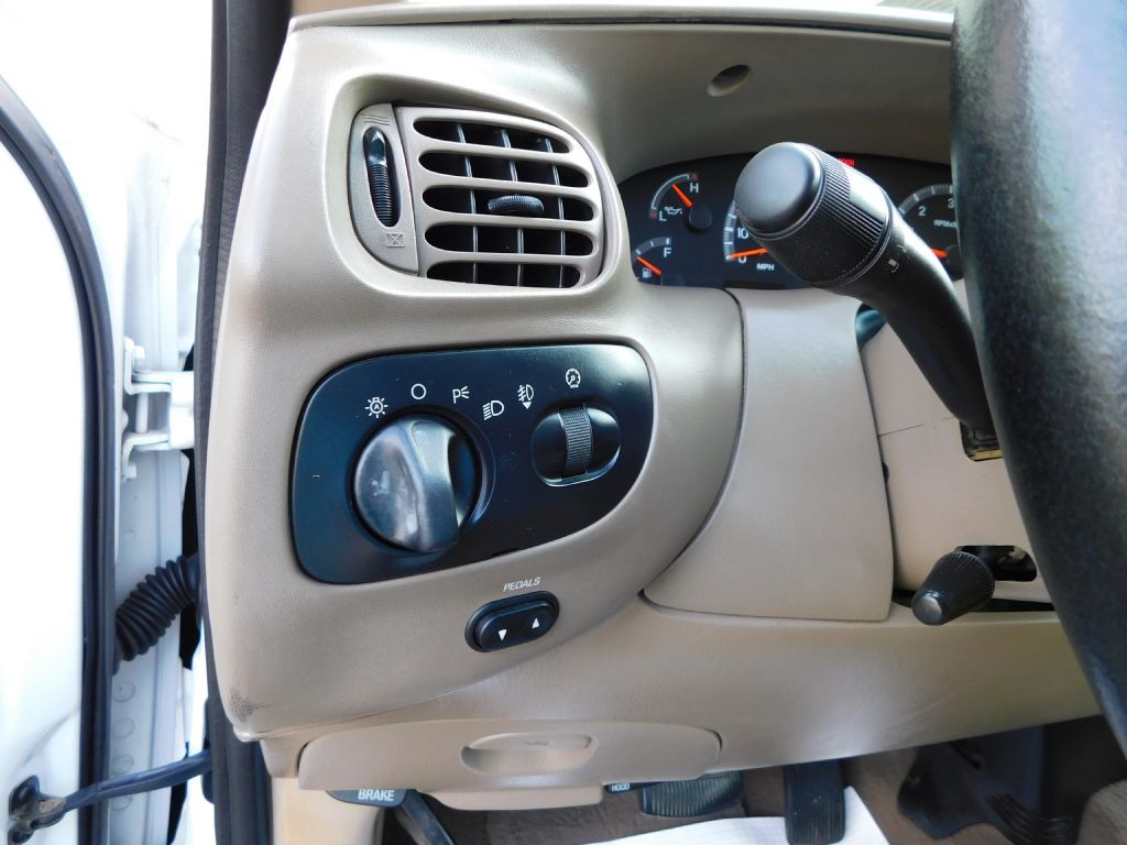 2001 Ford F-150 Image 13