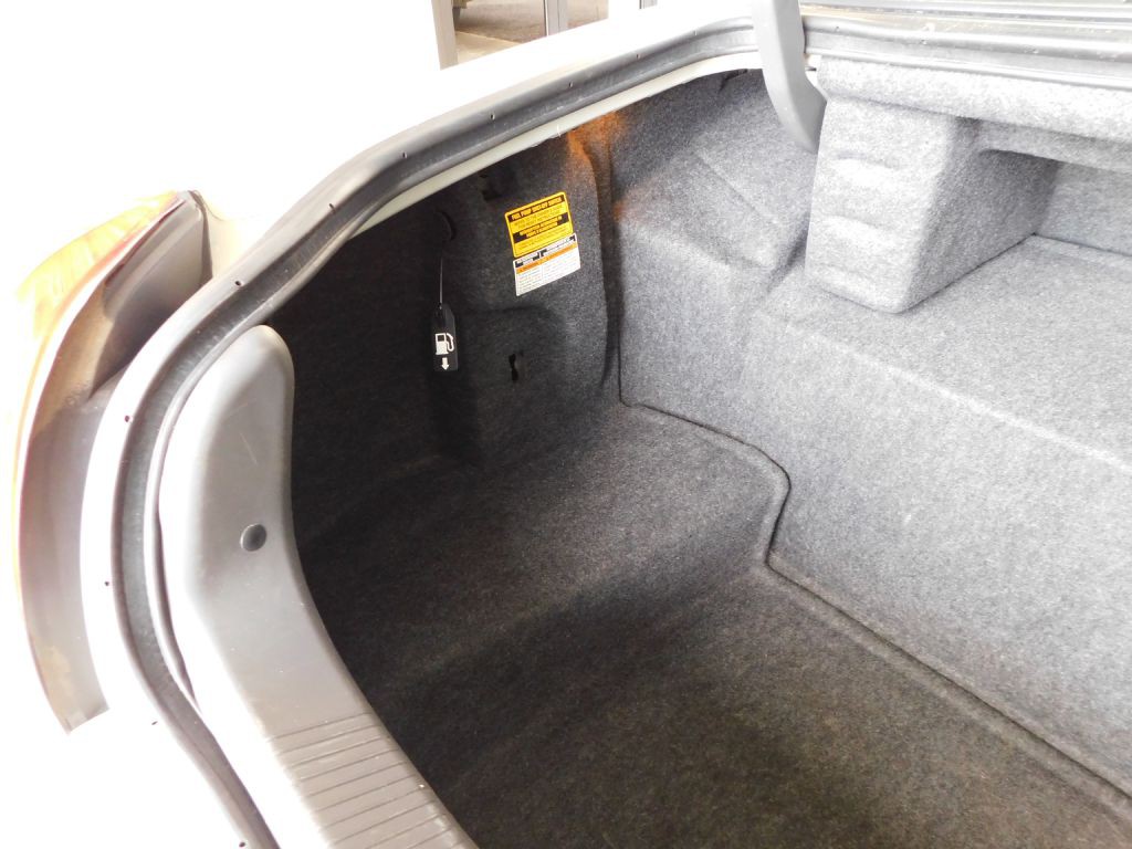 2005 Lincoln Town Car Image 28