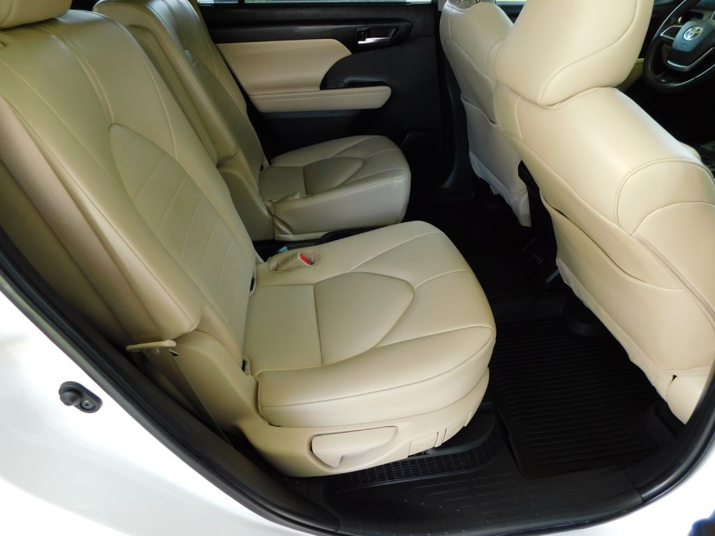 2023 Toyota Highlander Image 34