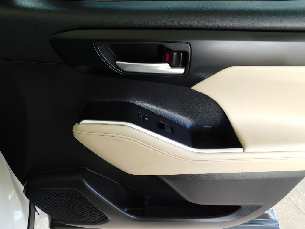 2023 Toyota Highlander Image 38