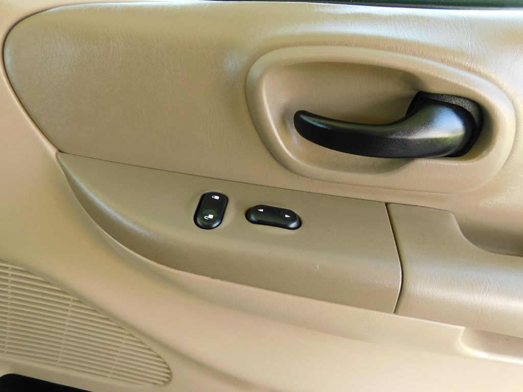 2002 Ford F-150 Image 30