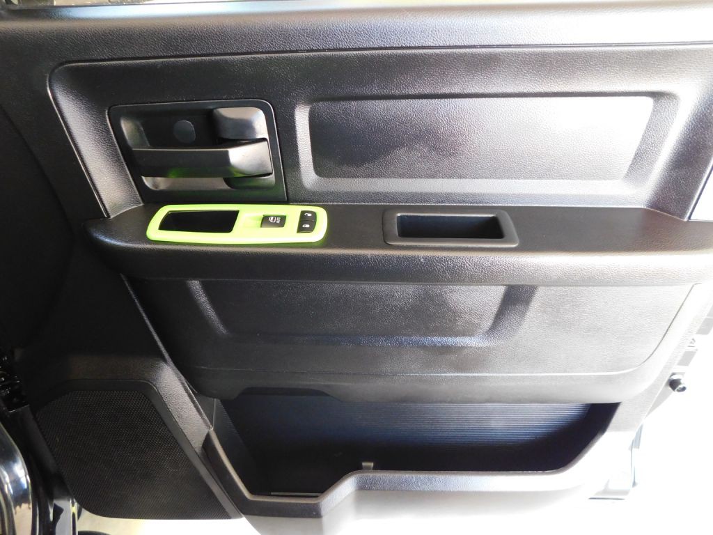 2015 RAM 1500 Image 32