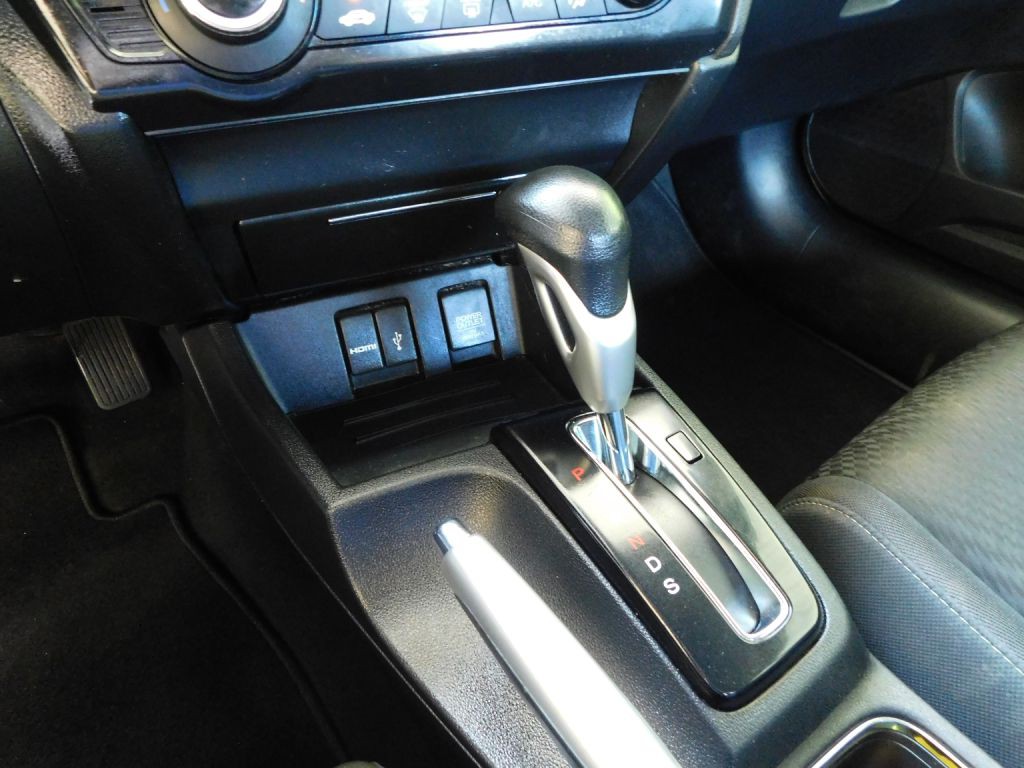 2015 Honda Civic Image 16