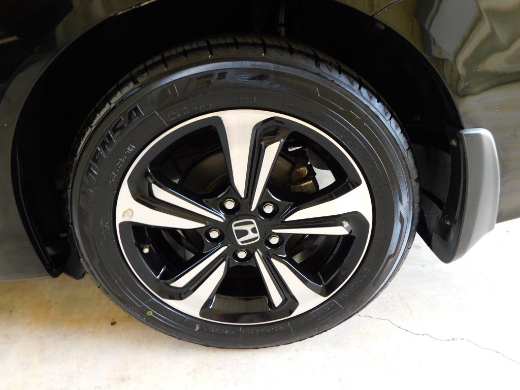 2015 Honda Civic Image 32