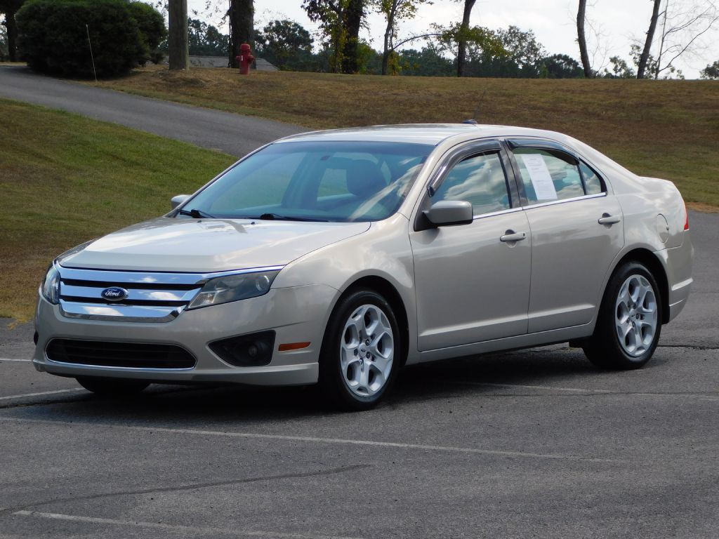 2010 Ford Fusion Image 2
