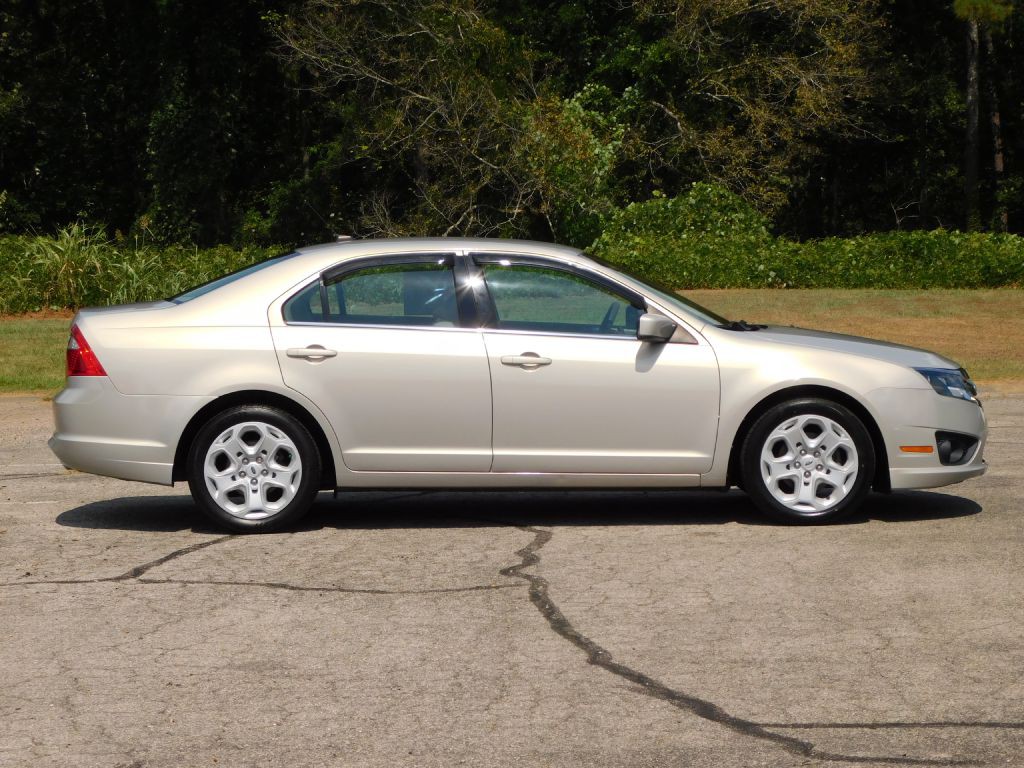2010 Ford Fusion Image 3