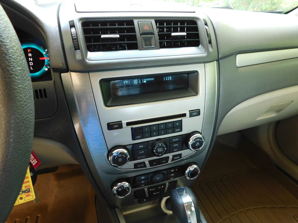 2010 Ford Fusion Image 13