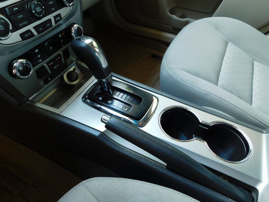 2010 Ford Fusion Image 17