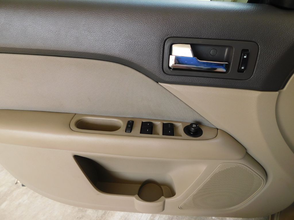 2010 Ford Fusion Image 21