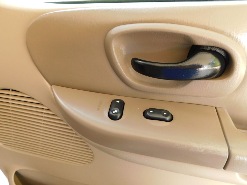2003 Ford F-150 Image 29