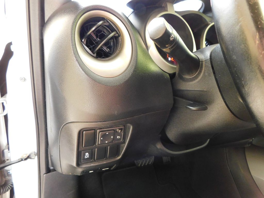 2015 Nissan Juke Image 12