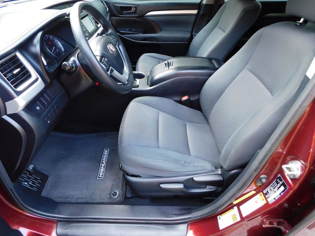 2017 Toyota Highlander Image 7