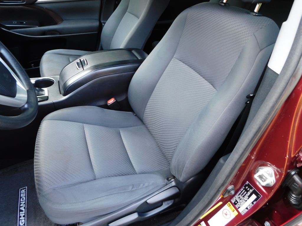 2017 Toyota Highlander Image 8