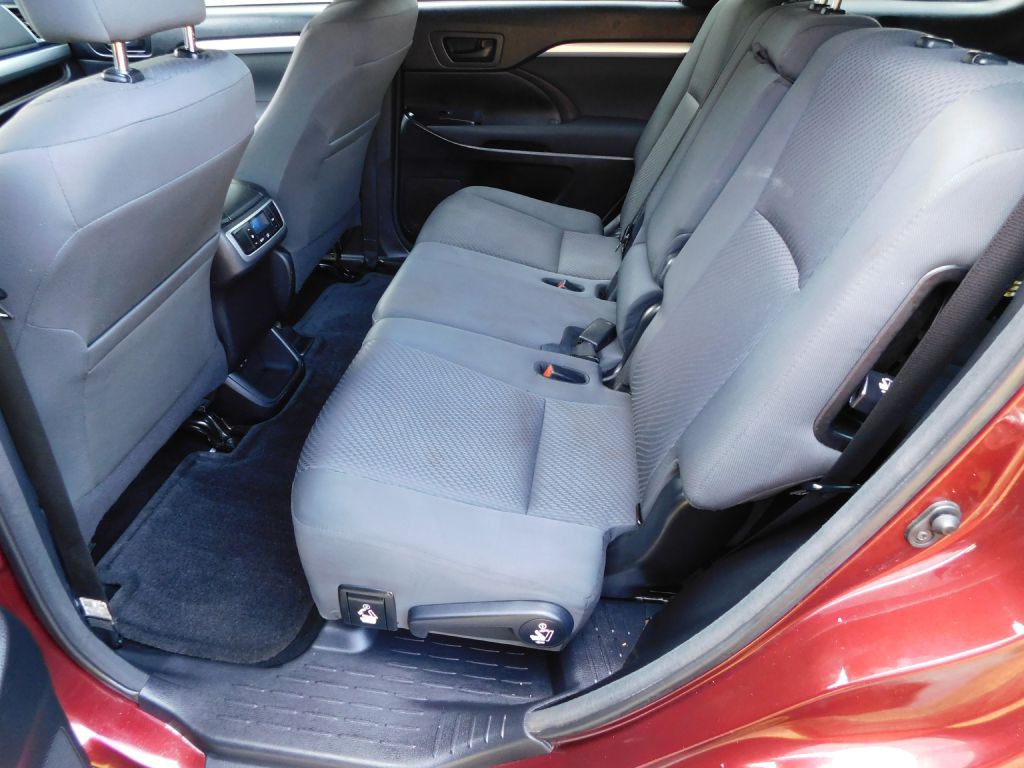 2017 Toyota Highlander Image 21