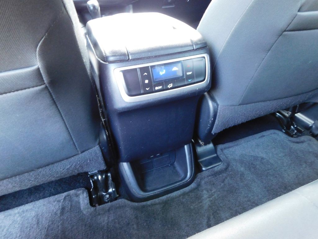 2017 Toyota Highlander Image 22
