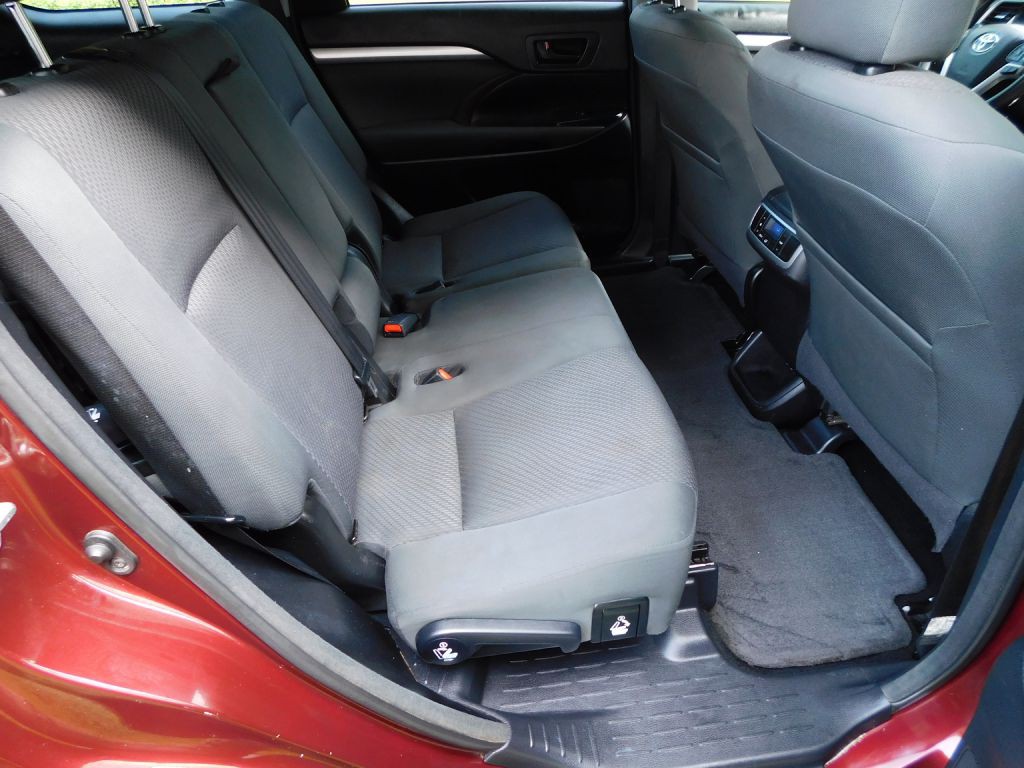 2017 Toyota Highlander Image 27