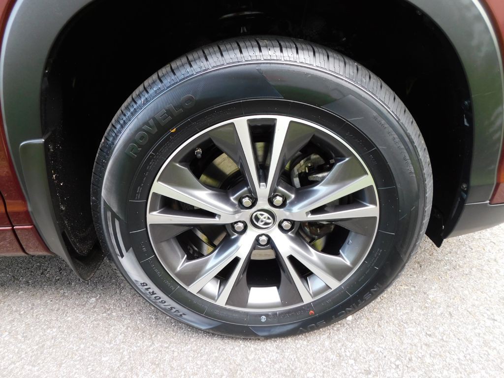 2017 Toyota Highlander Image 36