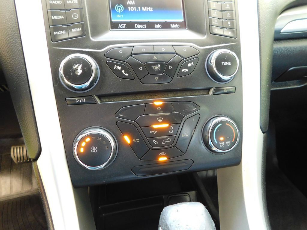 2015 Ford Fusion Image 14