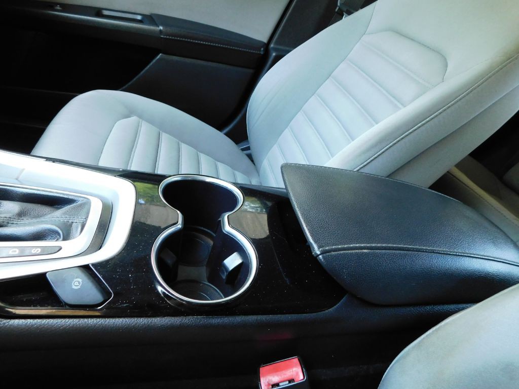 2015 Ford Fusion Image 17