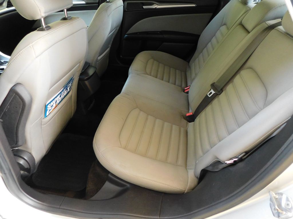 2015 Ford Fusion Image 22