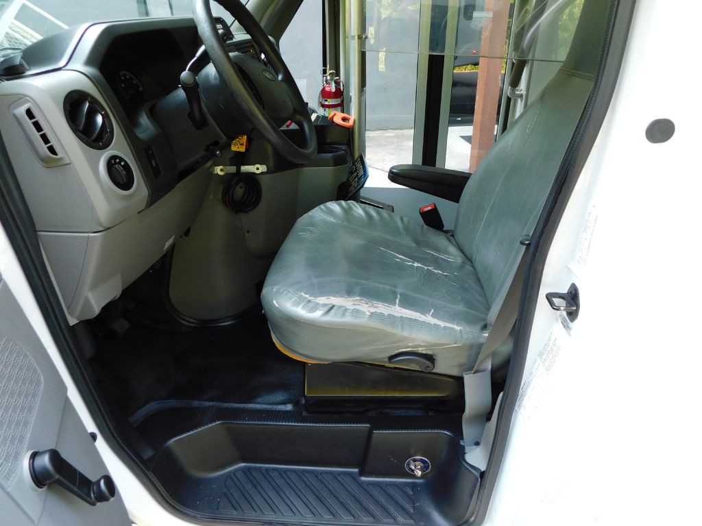 2017 Ford Econoline Image 8