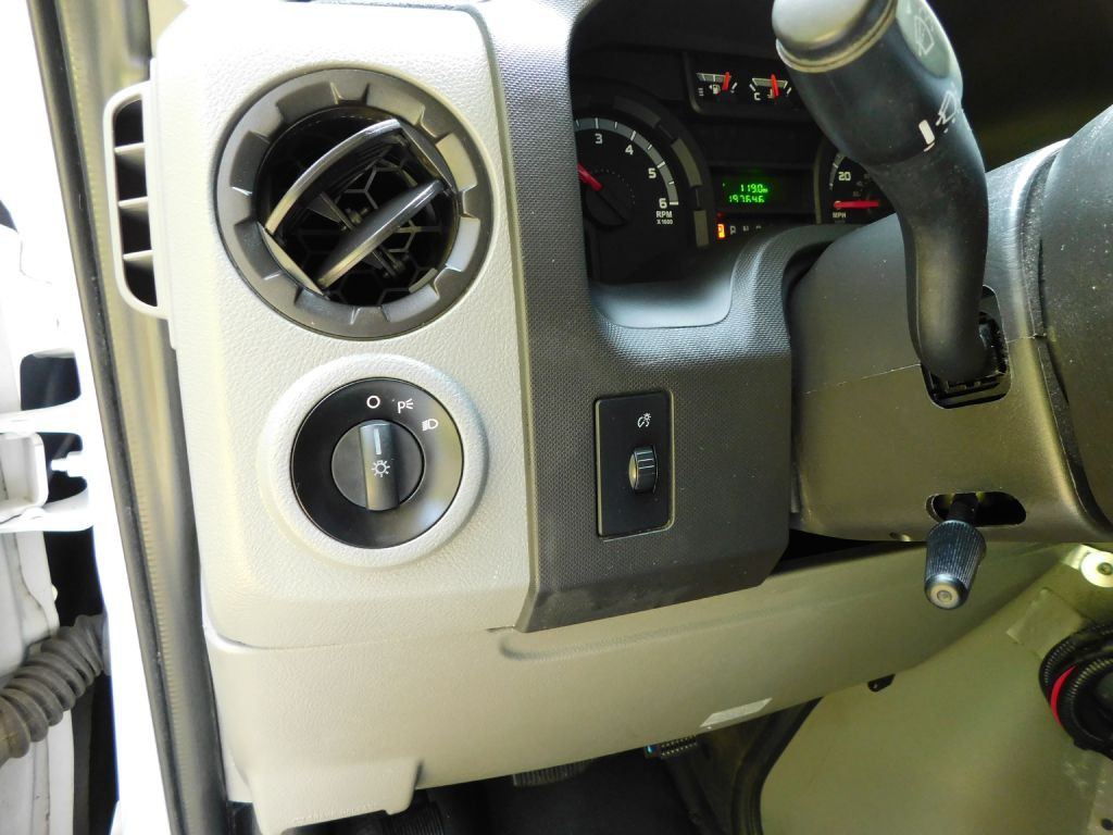 2017 Ford Econoline Image 12
