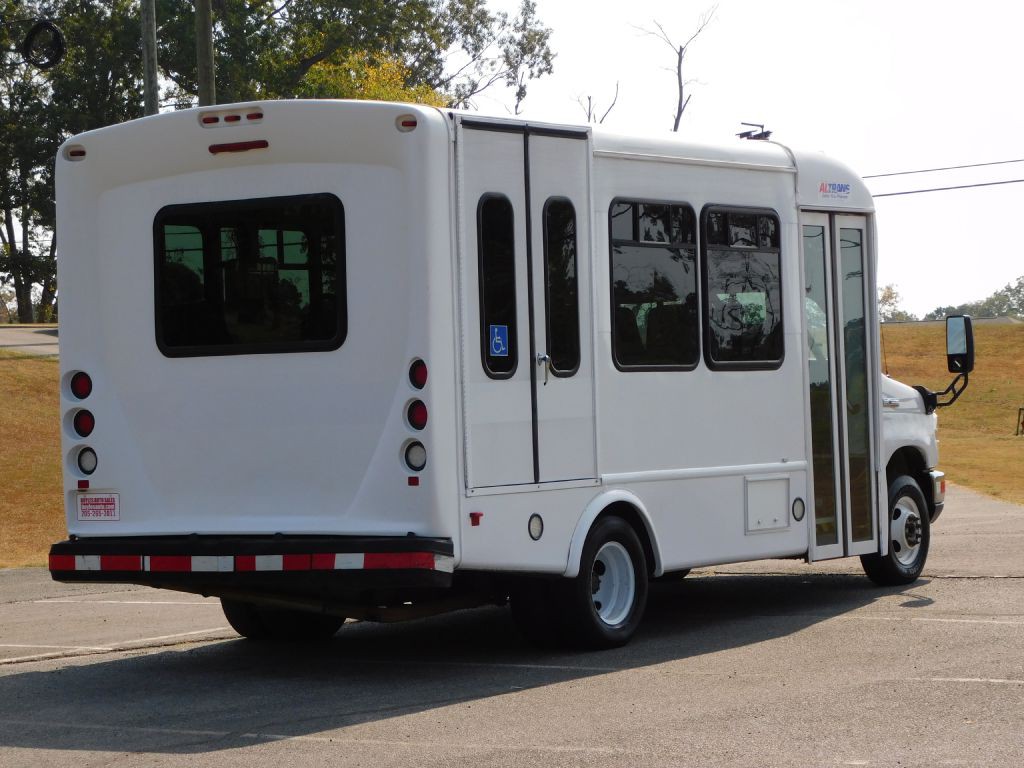 2017 Ford Econoline Image 7