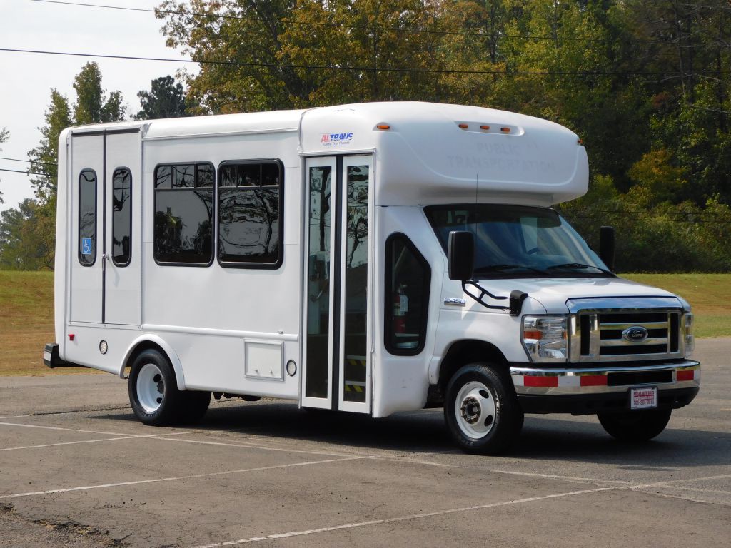 2017 Ford Econoline Image 8