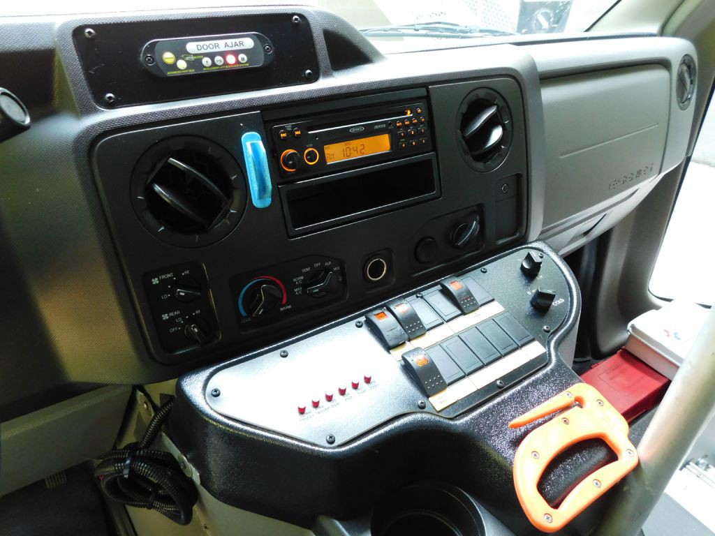 2017 Ford Econoline Image 14