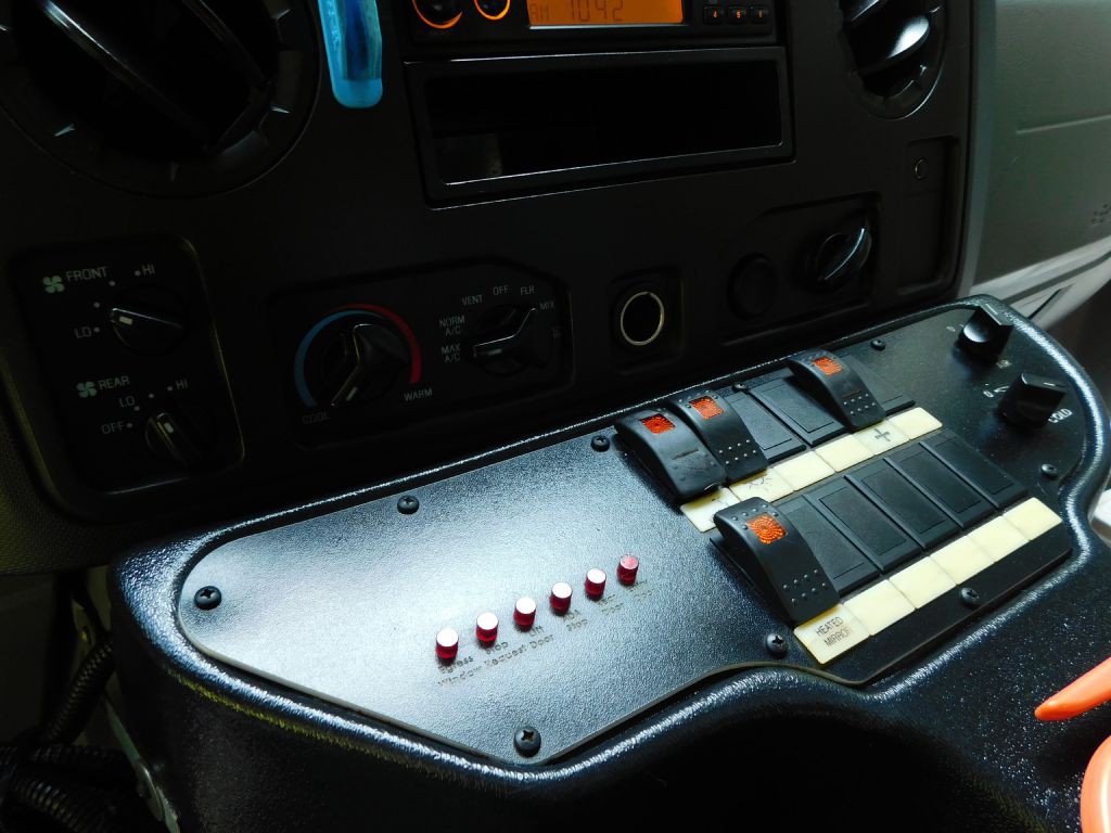 2017 Ford Econoline Image 16