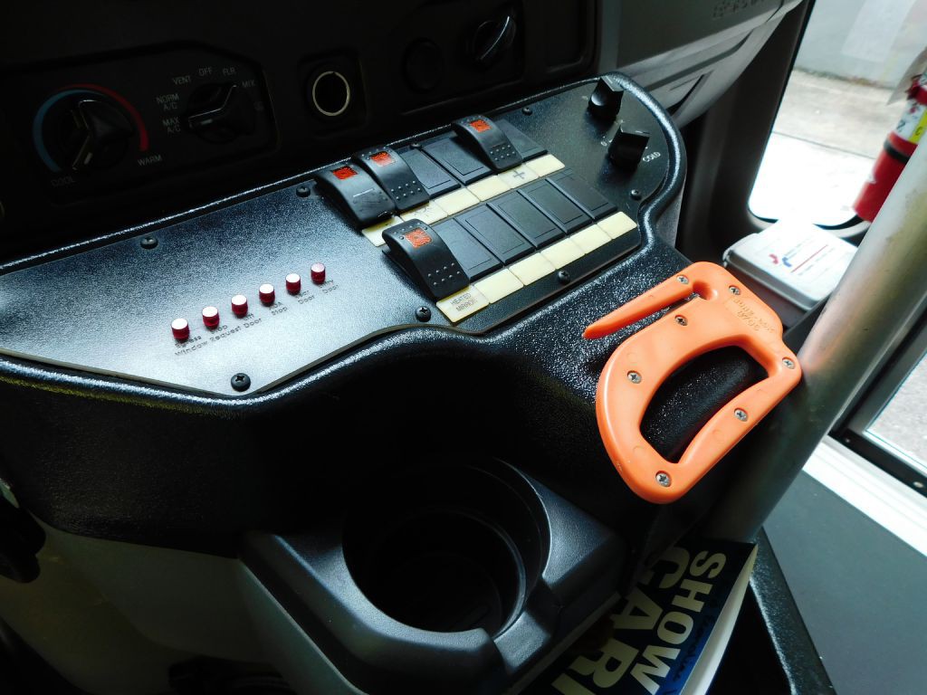 2017 Ford Econoline Image 17