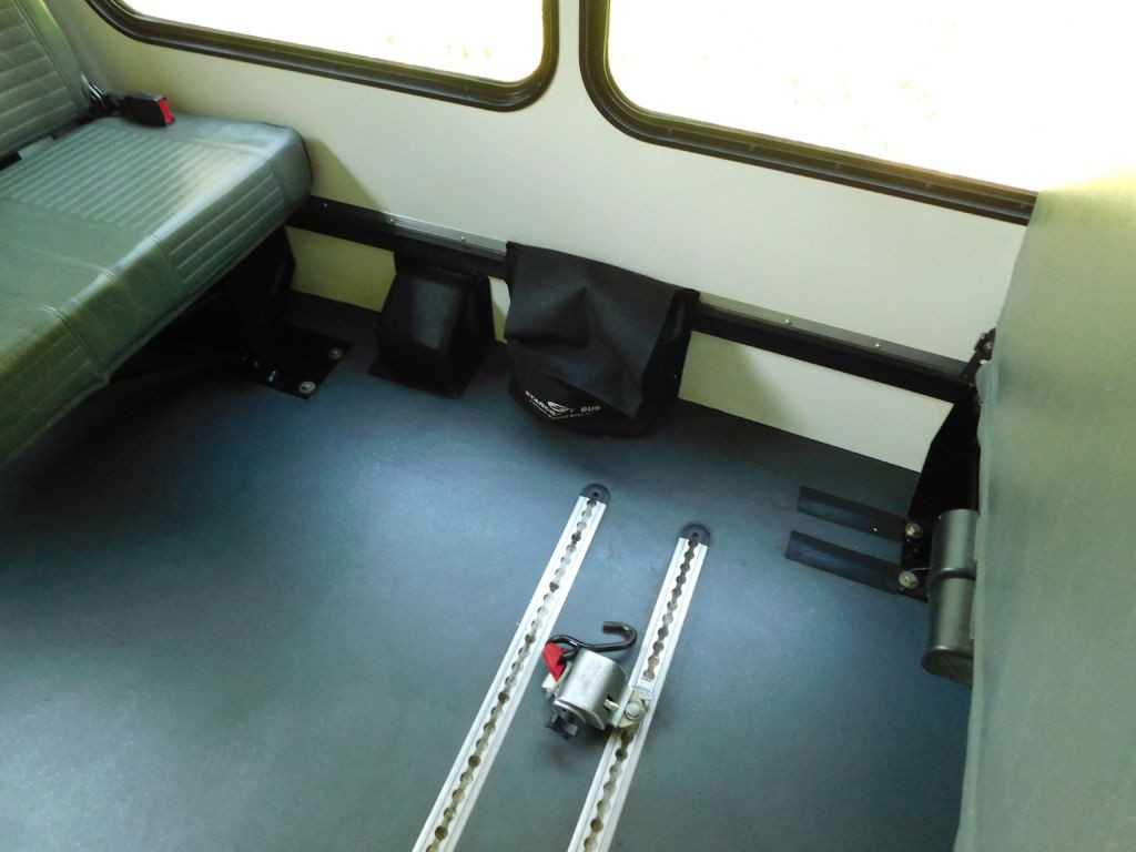 2017 Ford Econoline Image 25