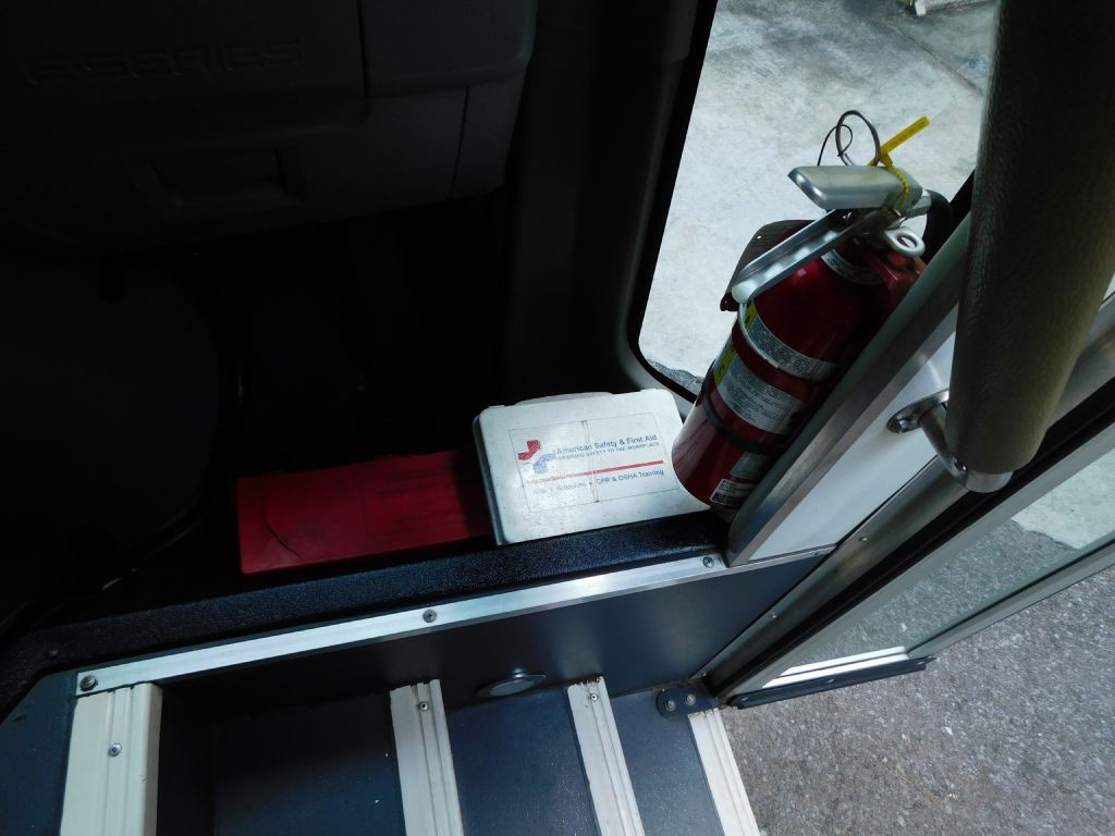 2017 Ford Econoline Image 26