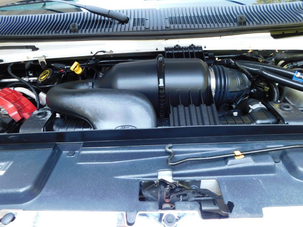 2017 Ford Econoline Image 31