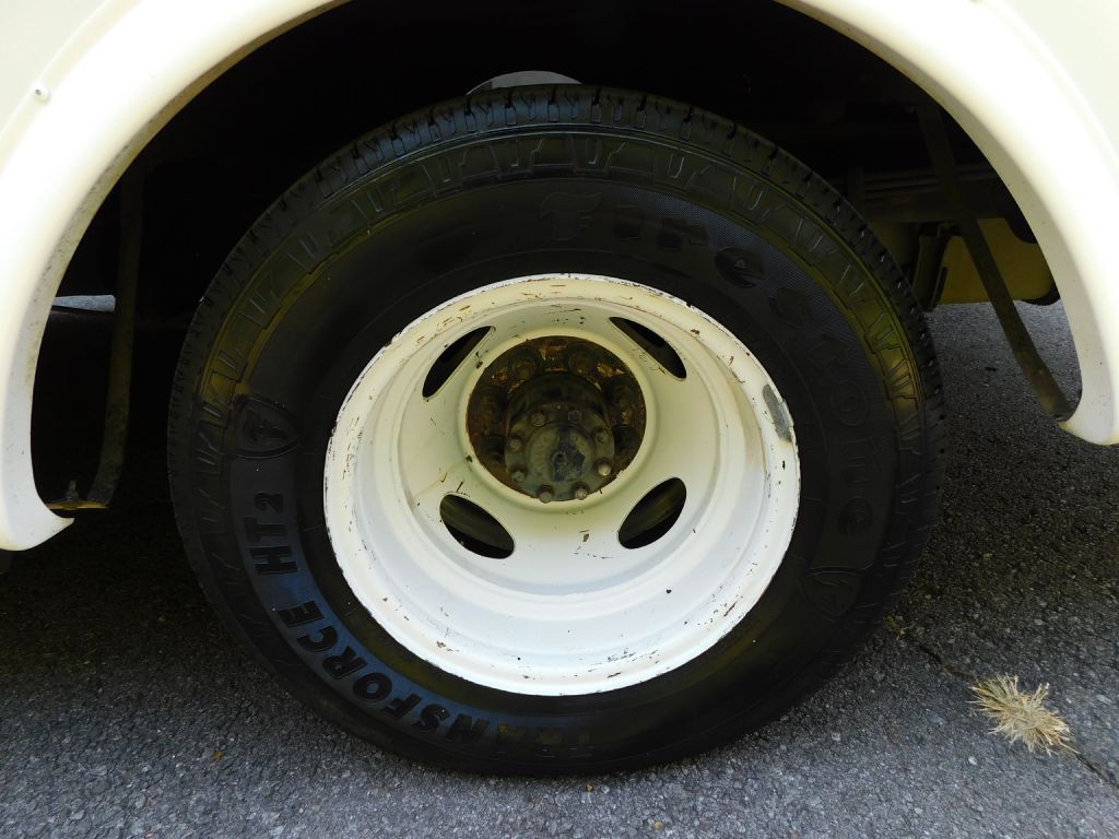 2017 Ford Econoline Image 33