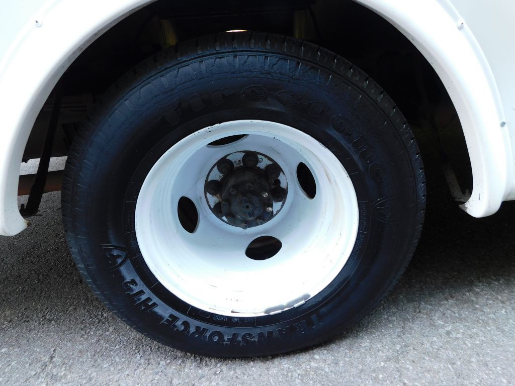 2017 Ford Econoline Image 34