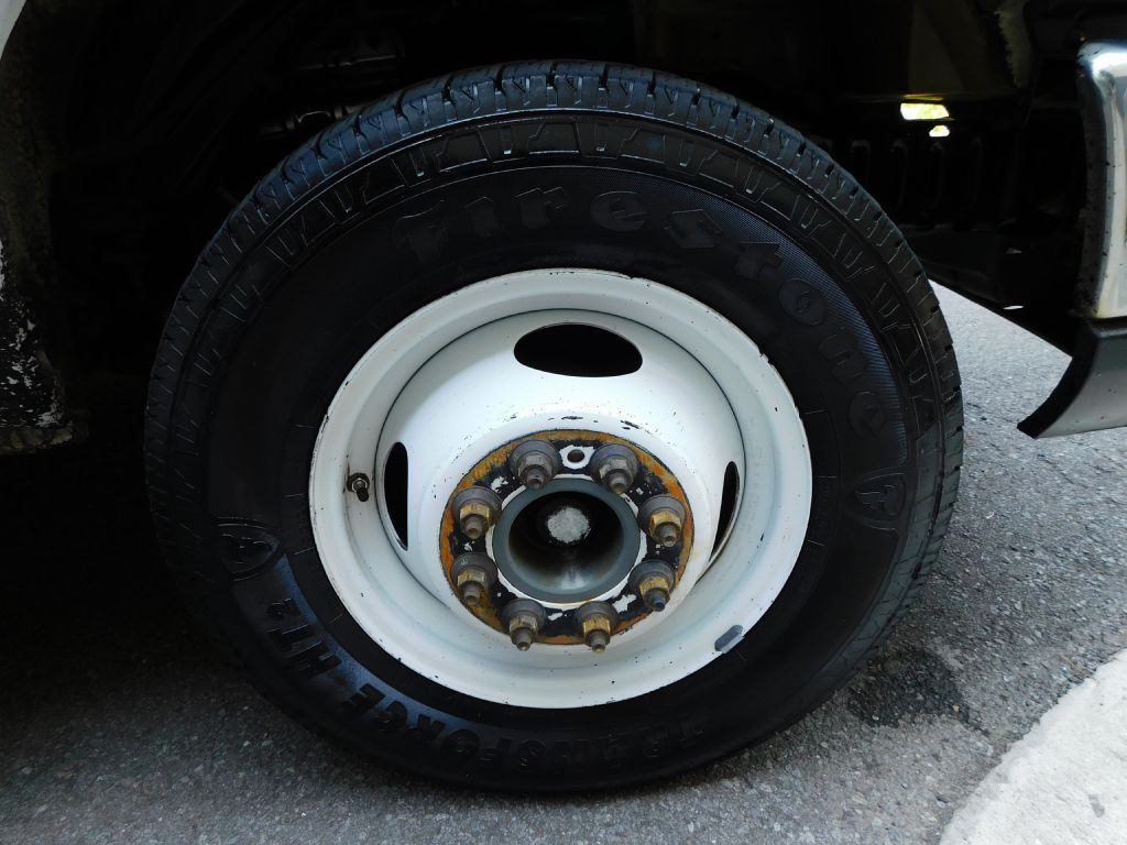 2017 Ford Econoline Image 35