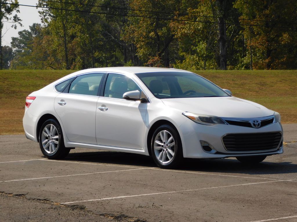 2015 Toyota Avalon Image 1