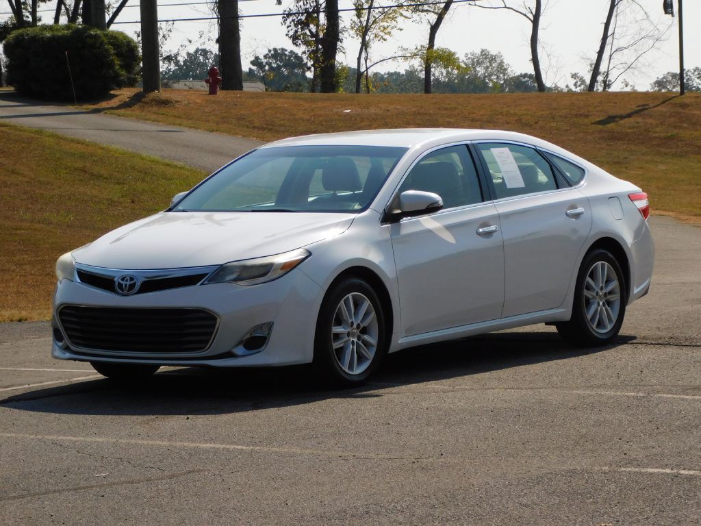 2015 Toyota Avalon Image 2