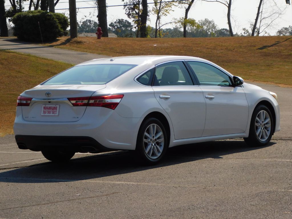 2015 Toyota Avalon Image 6