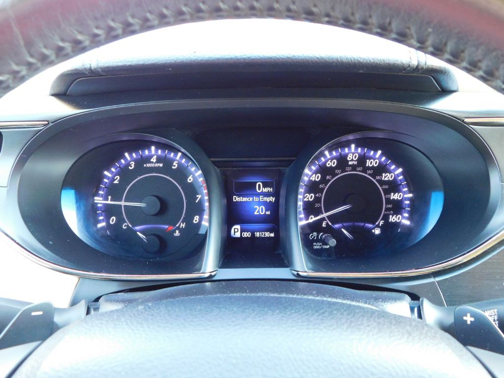 2015 Toyota Avalon Image 10